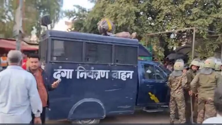Rajasthan Tension: मस्जिद के बाहर पत्थर हटाने को लेकर पुलिस पर हमला, इलाके में फैली तनावपूर्ण स्थिति