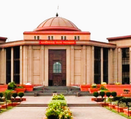 “छत्तीसगढ़ हाईकोर्ट का ऐतिहासिक फैसला: नक्सली हमले में घायल जवानों की अति-संवेदनशील क्षेत्रों में तैनाती अनुचित”