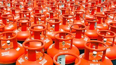 “LPG Price Hike: नए वित्तीय वर्ष-2026-27 के पहले ही दिन जनता को महंगाई का करंट, गैस सिलिंडर के दामों में 195.50 रूपये का भारी उछाल!”