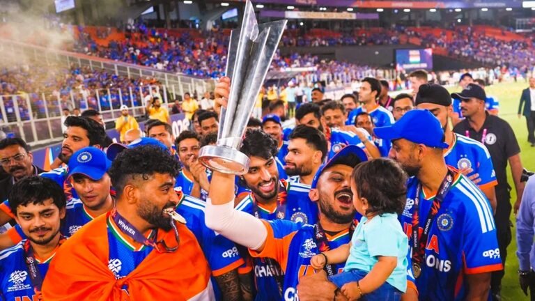 चैंपियन इंडिया पर पैसों की बौछार: एक-एक खिलाड़ी को मिलेंगे करोड़ो रुपये, ऐतिहासिक जीत का शाही इनाम।