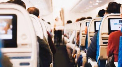 नागरिक उड्डयन मंत्रालय का नया नियम: हवाई सफर में ‘सीट सिलेक्शन’ अब होगा और भी सस्ता। 60% सीटों पर कोई सर चार्ज नहीं, एयरलाइंस की मनमानी पर सरकार ने लगाई लगाम।