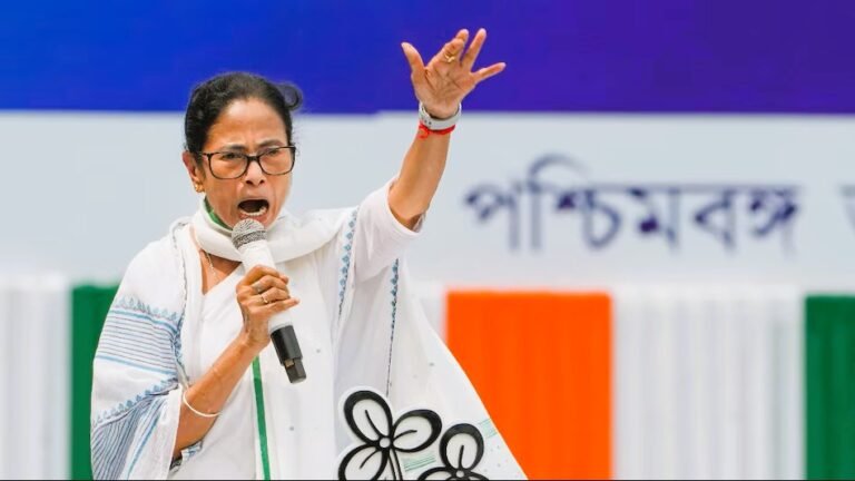 बंगाल चुनाव 2026: “भाजपा बंगाल को तीन टुकड़ों में बांटना चाहती है”, ममता बनर्जी ने रैलियों में लगाए गंभीर आरोप