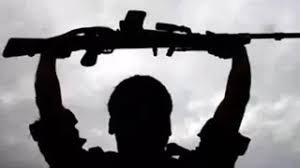 “माओवादी संगठन को लगा अब तक का सबसे बड़ा झटका: हिड़मा के बेहद करीबी और बटालियन-1 के कमांडर सोढ़ी केसा समेत 14 खूंखार नक्सलियों ने हैदराबाद में डाले हथियार।”