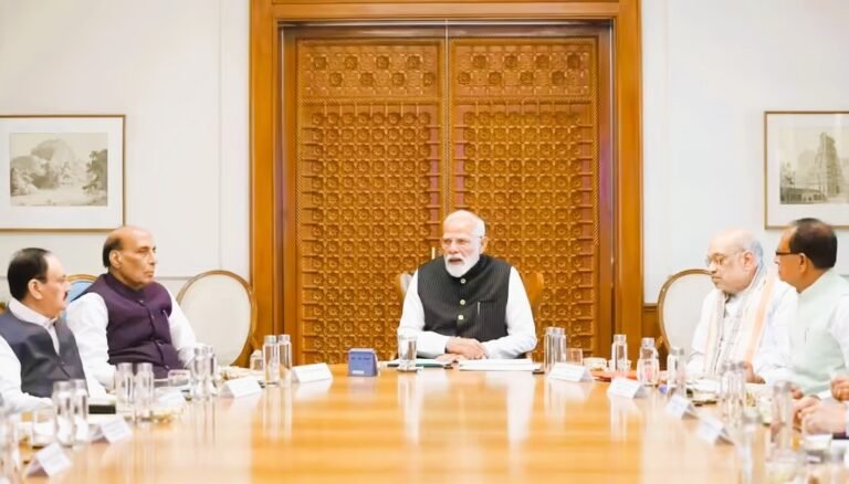 पश्चिम एशिया संकट पर पीएम मोदी की बड़ी बैठक: CCS में बनी रणनीति, आम जनता को महंगाई और किल्लत से बचाने के निर्देश