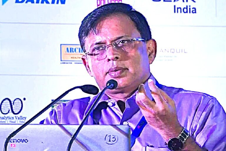 छत्तीसगढ़ RERA चेयरमैन संजय शुक्ला के खिलाफ PMO का बड़ा एक्शन; भ्रष्टाचार और आय से अधिक संपत्ति मामले में जांच शुरू।