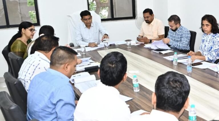 राजस्व मंत्री टंक राम वर्मा का सख्त निर्देश: समय पर निपटाएँ राजस्व प्रकरण, लापरवाही बरतने वाले अफसरों पर होगी कार्यवाही