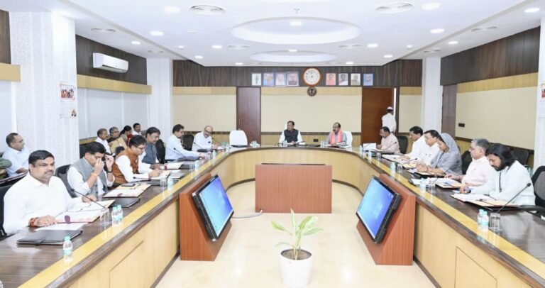 साय कैबिनेट का मास्टर स्ट्रोक: स्वच्छ ऊर्जा के लिए नई नीति, खिलाड़ियों को तोहफा और प्रशासनिक न्याय सुनिश्चित