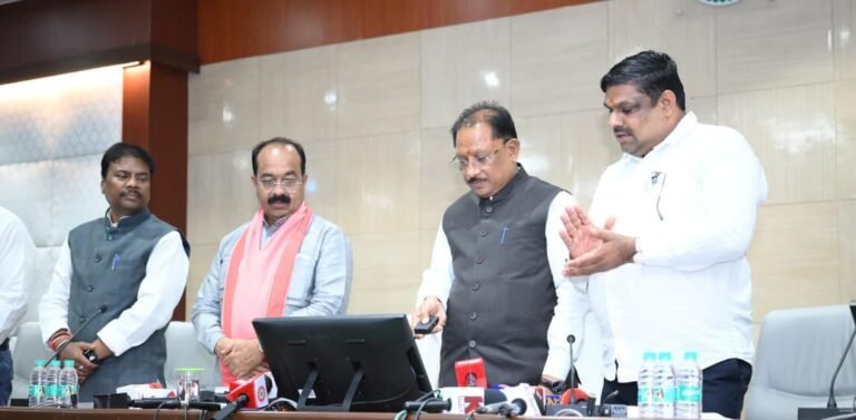 छत्तीसगढ़ बोर्ड परिणाम 2026: मुख्यमंत्री श्री विष्णु देव साय ने जारी किए 10वीं-12वीं के नतीजे; बेटियों ने फिर मारी बाजी, वनांचल के बच्चों का भी जलवा