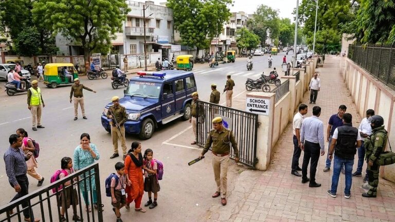 अहमदाबाद के 10 प्रमुख स्कूलों को बम से उड़ाने की धमकी: जांच में ईमेल निकला फर्जी, पुलिस तलाश में जुटी